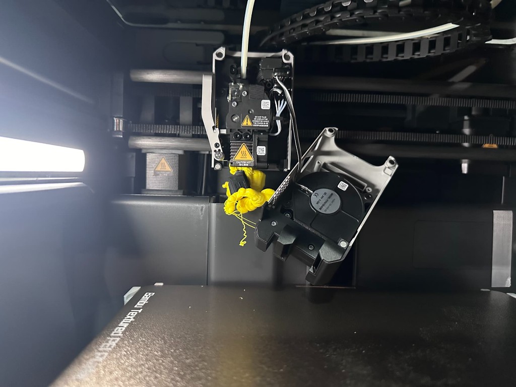 Zaseknutý extruder a filament u tiskárny